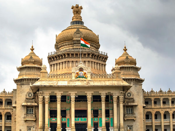 ఎన్నికల కమిషన్ దెబ్బ