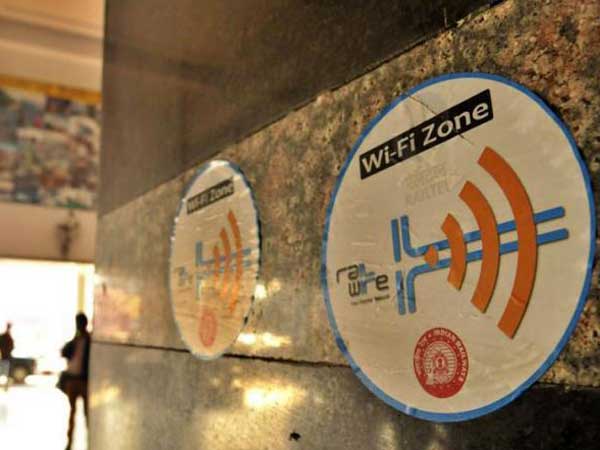  పబ్లిక్ సర్వీస్ పరీక్షల్లో అర్హత సాధించాడు..