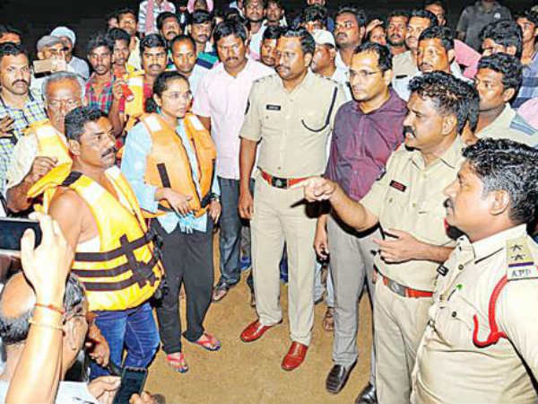 ఆ సమాచారం లాంచీ సిబ్బందికి అందలేదు