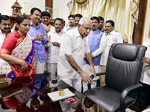 గౌరవప్రదంగా తప్పుకోవడమే మంచిది