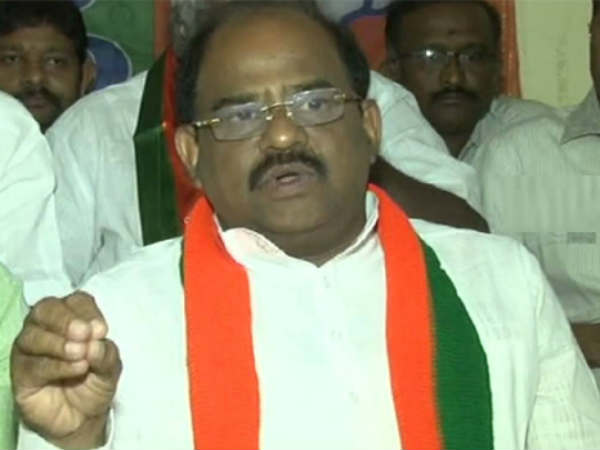 టీడీపీ నేతల ఆరోపణలపై ఆకుల స్పందన
