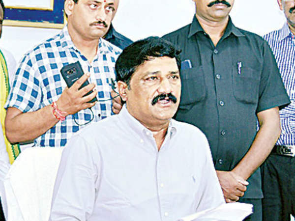 ఇకపై... జిల్లాకు ఇద్దరు డీఈవోలు 