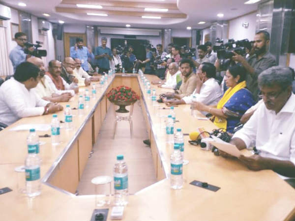 మోడీ భేటీ నిరాకరణ.. ఏపీ భవన్లో భేటీ