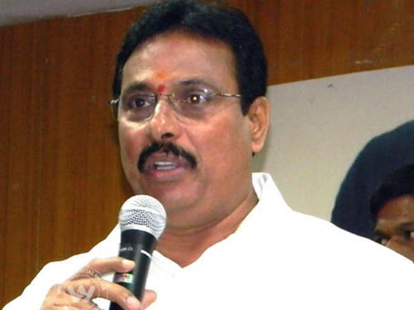 ఇత‌ర పార్టీలోని బ‌ల‌మైన నేత‌ల‌కు గాలం వేస్తున్న గులాబీ పార్టీ..