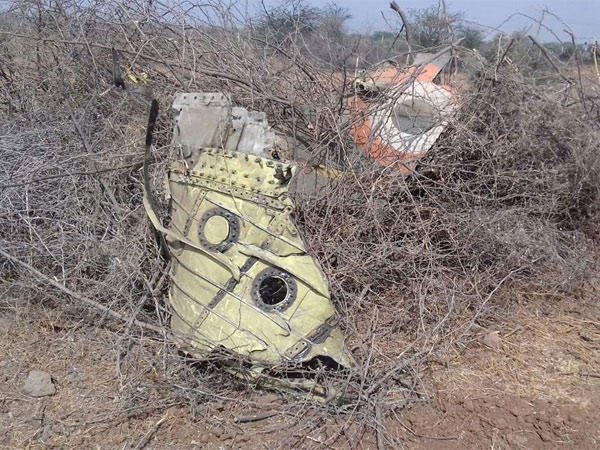 IAFs Jaguar fighter jet crashes in Kutch, pilot dies IAFs Jaguar fighter jet crashes in Kutch, pilot dies