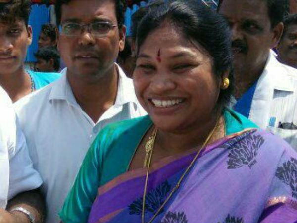 సినిమాల్లో హిట్స్ కొట్టలేక పర్యటిస్తున్నారు