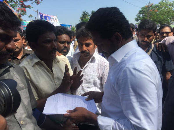 మరోవైపు...జగన్ సొంత సర్వే... మరోవైపు...జగన్ సొంత సర్వే...