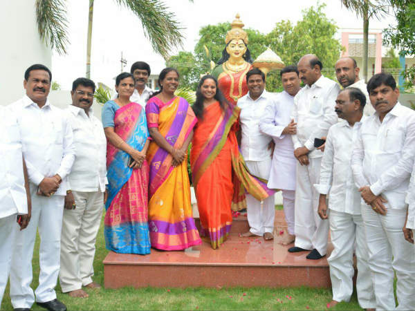 డీఎస్ నిజస్వరూపం బయటపెట్టారు డీఎస్ నిజస్వరూపం బయటపెట్టారు