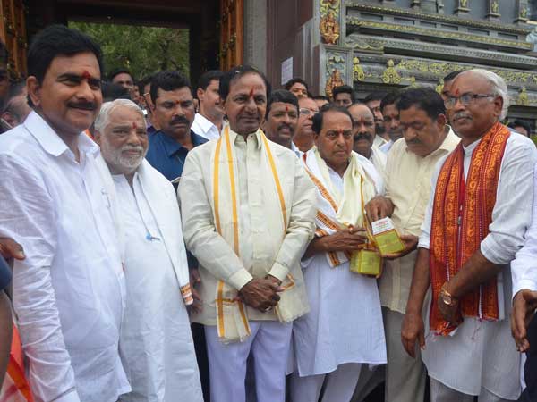 అమ్మవారికి ముక్కుపుడక