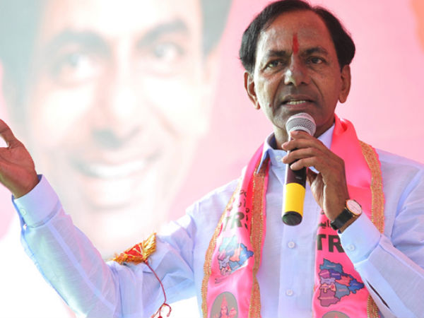 కాంగ్రెస్ పార్టీకి స్వ‌యంగా ప‌దునైన ఆయుధాన్ని ఇచ్చిన కేసీఆర్..