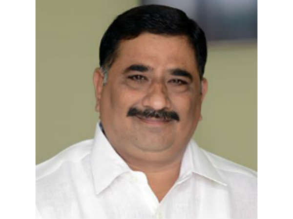 వాళ్లిద్దరు:ఎడమొహం...పెడమొహం వాళ్లిద్దరు:ఎడమొహం...పెడమొహం