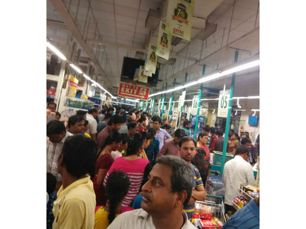 పార్కింగ్ సౌక‌ర్యాలు మెరుగు ప‌ర‌చాలి..