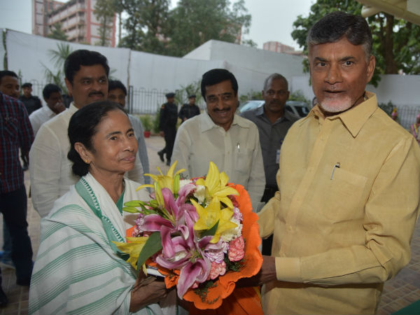 రెండు వ్యూహాలు.. దానికి కాంగ్రెస్ మద్దతు రెండు వ్యూహాలు.. దానికి కాంగ్రెస్ మద్దతు