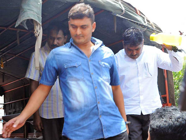 నాగవైష్ణవి పేరిట ఆస్తులు కూడబెడుతున్నాడని మొదటి భార్య సోదరుడి ఆగ్రహం నాగవైష్ణవి పేరిట ఆస్తులు కూడబెడుతున్నాడని మొదటి భార్య సోదరుడి ఆగ్రహం