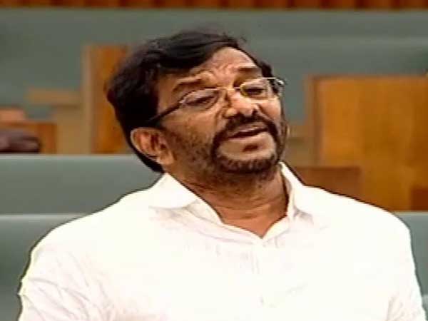 స్వప్రయోజనాలే ముఖ్యం