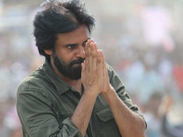 పవన్ కళ్యాణ్‌కు బహూకరణలు