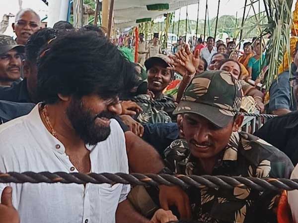 ఓకేచోట పవన్ కళ్యాణ్, చంద్రబాబు