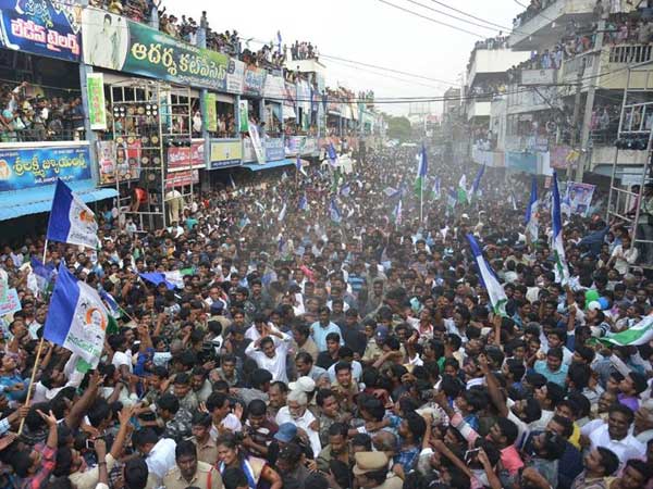 చంద్రబాబు రోజుకో సినిమా