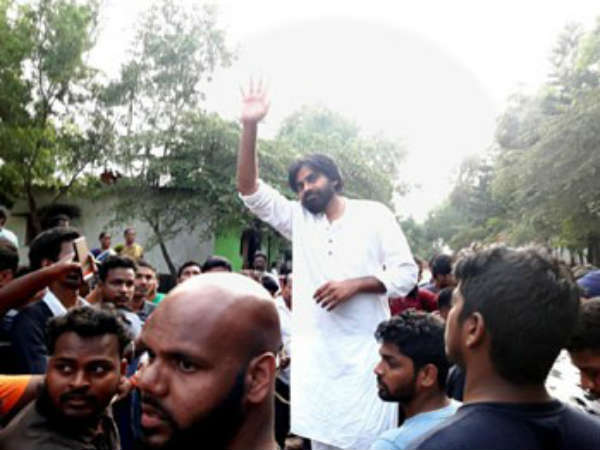 మార్నింగ్ వాక్...అభిమానులతో సెల్ఫీలు