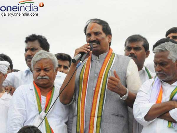  ప్ర‌క్షాళ‌న‌లో కూడా పెత్త‌న‌మేనా.. భ‌గ్గుమంటున్న ఉత్త‌మ్ వ్య‌తిరేక వ‌ర్గం..