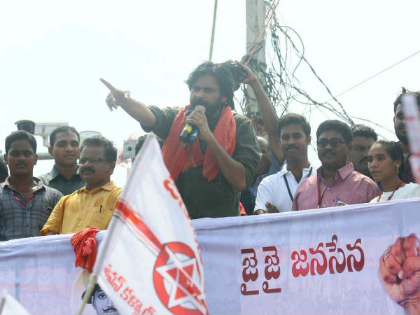 జానీ సినిమాను ప్రస్తావించిన పవన్ కళ్యాణ్ జానీ సినిమాను ప్రస్తావించిన పవన్ కళ్యాణ్