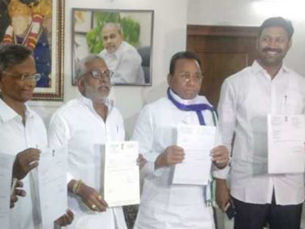 ఒకే అంశం ప‌ట్ల ప్ర‌జ‌లను అస‌హ‌నానికి గురి చేయొద్ద‌నే యోచ‌న‌లో వైసీపి..