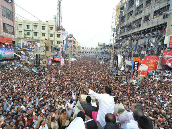 చంద్రబాబు ఏ అమ్మాయినీ చూడరండీ..