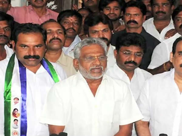 ఆమోదం పొందిన త‌ర్వాత మీడియా ముంద‌కు వ‌స్తే బాగుండేద‌ని అంత‌ర్గ‌త చ‌ర్చ‌..