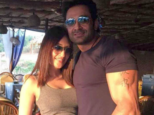 కొత్త కోణం.. మొదటి భార్య నుంచి విడాకుల వల్లే