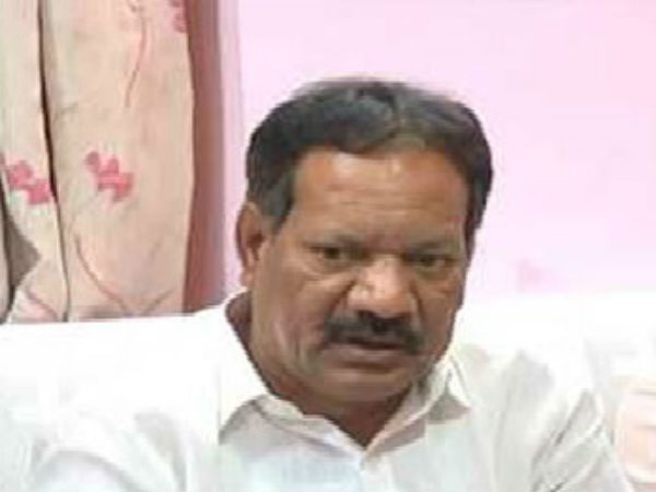 ముగ్గురూ అవే మాటలు...నక్కా ధ్వజం