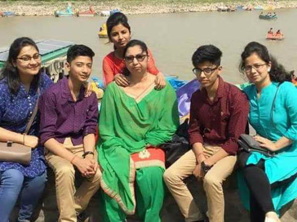 ఆత్మహత్య చేసుకుంది వీరే