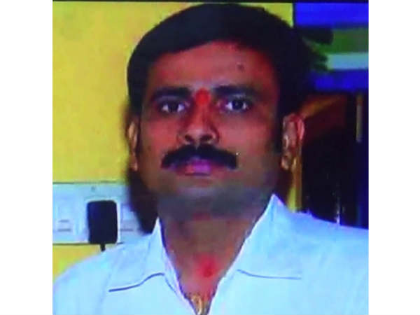 కరక్కాయ పొడి పేరిట కోట్లాది రూపాయలు దండుకున్న 