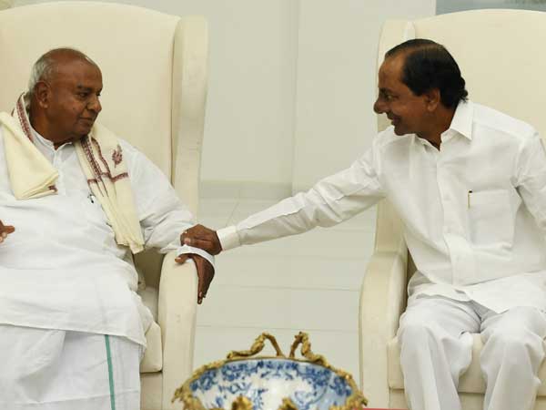  Deve Gouda in Hyderabad for T Subbarami Reddys grandson Wedding, meets TS CM KCR