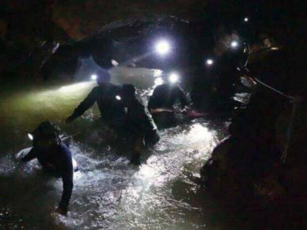 వారి కోసం స్వచ్చంధంగా