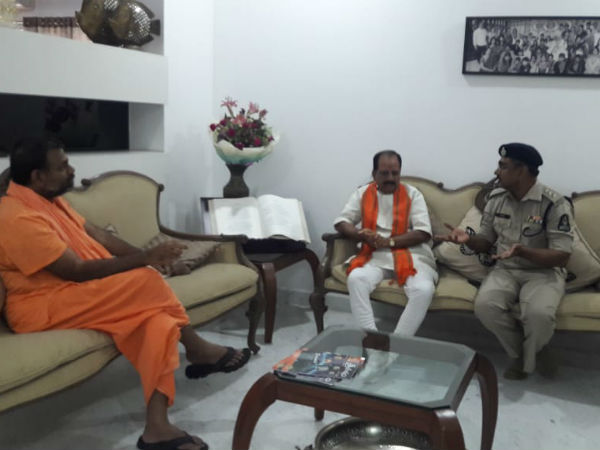 ధార్మిక సంస్థలు సంయమనం పాటించాలి