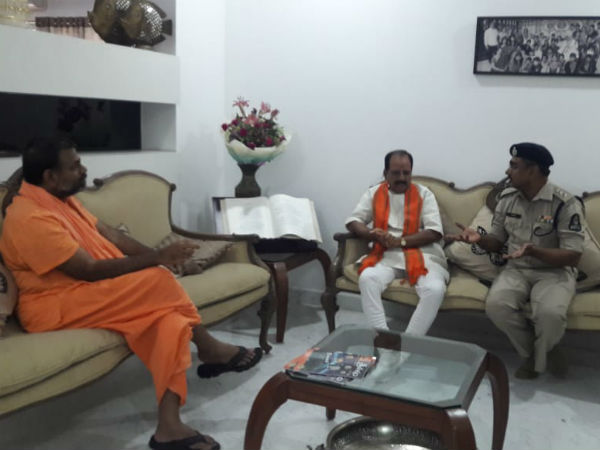 పరిపూర్ణానంద అల్టిమేటం, కత్తి నగర బహిష్కరణ