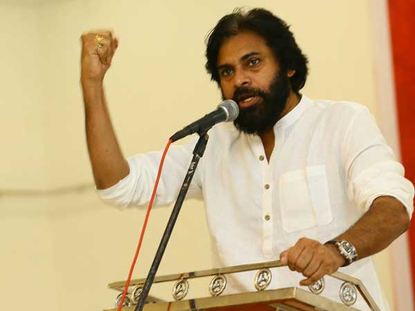 పర్సనల్ మాట్లాడాలంటే.. కత్తులు పట్టే వీరమహిళలు పర్సనల్ మాట్లాడాలంటే.. కత్తులు పట్టే వీరమహిళలు