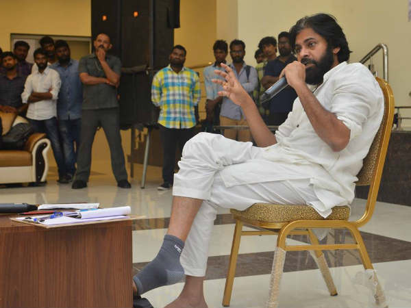 ప్రేమాభిమానాలతో విధ్వంసం వద్దు