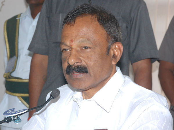 నెల్లూరులో...ఊమెన్ చాందీ