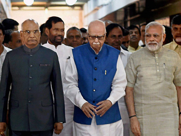 ఏ నిమిషం ఏం జరిగిందో తెలుసు ఏ నిమిషం ఏం జరిగిందో తెలుసు