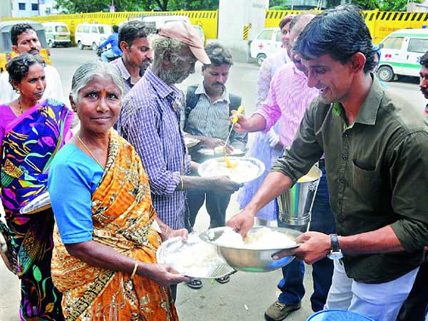 రషీదా హిందీలో పోస్ట్ గ్రాడ్యుయేట్ రషీదా హిందీలో పోస్ట్ గ్రాడ్యుయేట్