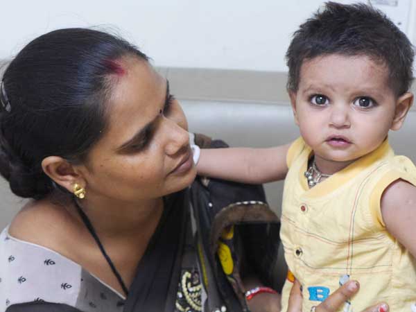 This Construction Worker Fights To Save 1 Year Old Son’s Heart