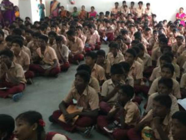 బంగారం, నగదుతో..