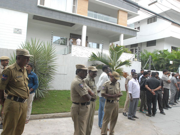  గృహ నిర్బంధంలోనే పరిపూర్ణానంద