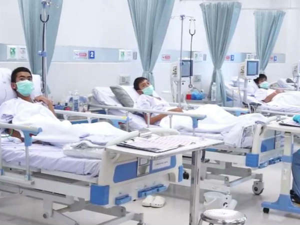 కొద్ది రోజులు వైద్యుల పర్యవేక్షణలోనే ఉంచాలి కొద్ది రోజులు వైద్యుల పర్యవేక్షణలోనే ఉంచాలి