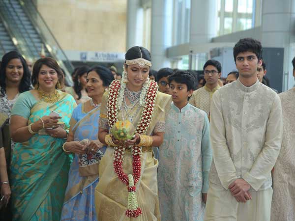  వివాహ వేడుకకు ప్రముఖులు