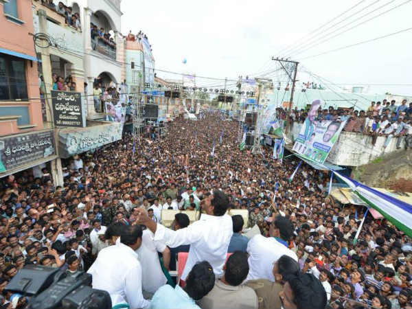 కాపుల...ఆశీస్సుల కోసమేనా? 