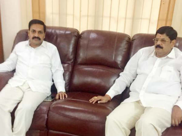 ఆనంతో కాకాణి చర్చలు