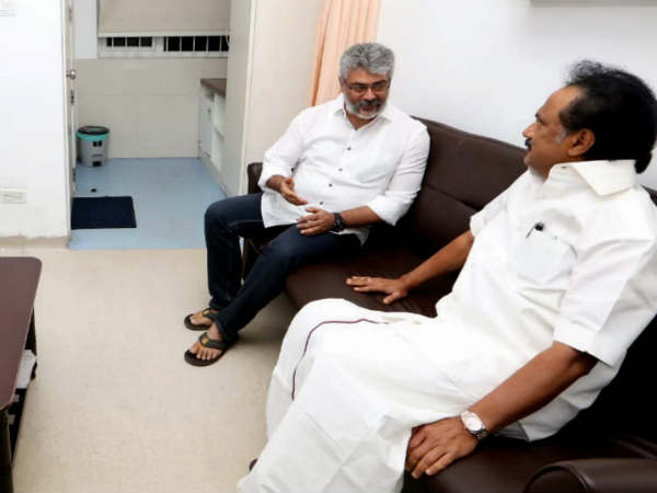 Kerala CM Pinarayi Vijayan visits ailing DMK chief Karunanidhi, enquires about his health Kerala CM Pinarayi Vijayan visits ailing DMK chief Karunanidhi, enquires about his health