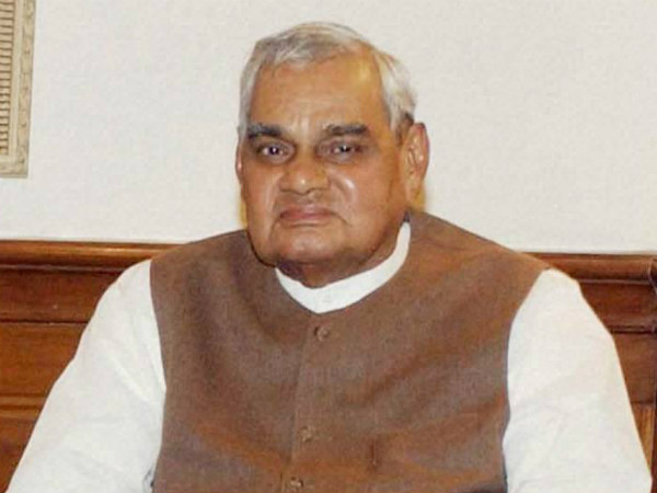 1942 నుంచి మొదలైన రాజకీయ జీవితం